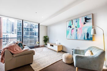 Ella, 1BDR Melbourne Apartment - Accommodation Sunshine Coast 6