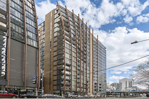Ella, 1BDR Melbourne Apartment - Accommodation Sunshine Coast 0
