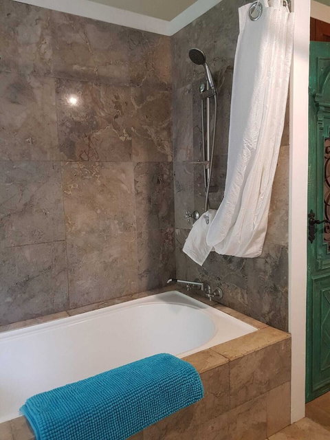 1 Bedroom Home Surrounded By Nature - Accommodation Sunshine Coast 5