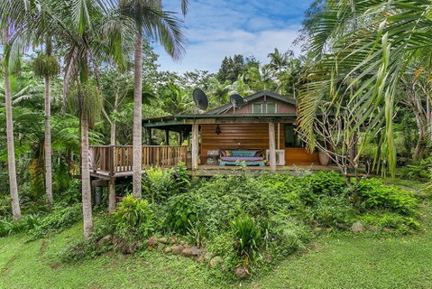 1 Bedroom Home Surrounded By Nature - Accommodation Sunshine Coast 0