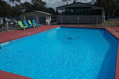 Lakes Caravilla Caravan Park - Accommodation Sunshine Coast 4