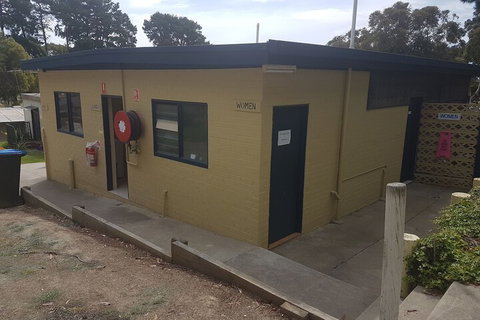 Lakes Caravilla Caravan Park - Accommodation Sunshine Coast 3