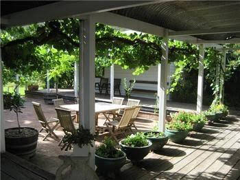 Avoca House & Cottage Accommodation - Accommodation Sunshine Coast 0