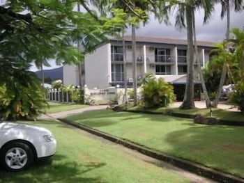 Cairns Holiday Lodge - Accommodation Sunshine Coast 3