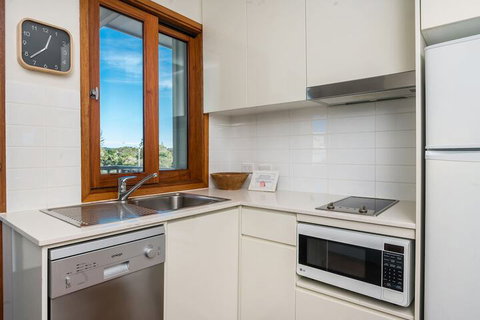 A PERFECT STAY - Quiksilver Apartments - The Wreck - Accommodation Sunshine Coast 1
