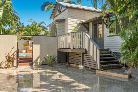 A PERFECT STAY - 3 Little Pigs - Accommodation Sunshine Coast 1