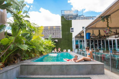 Bunk Backpackers - Accommodation Sunshine Coast 5