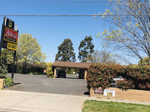 Alfred Motor Inn - Accommodation Sunshine Coast 1