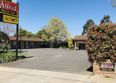 Alfred Motor Inn - Accommodation Sunshine Coast 0
