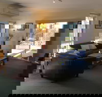 Lyreen's Apartment BB - Accommodation Sunshine Coast