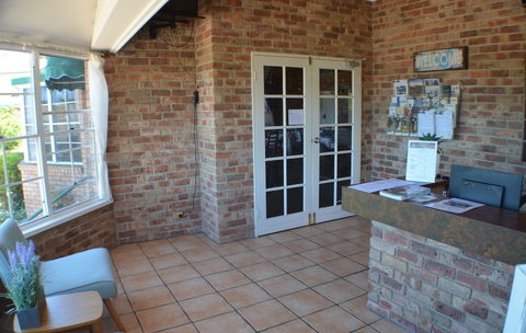 Deer Park Motor Inn - Accommodation Sunshine Coast 3