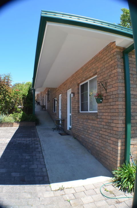 Deer Park Motor Inn - Accommodation Sunshine Coast 1