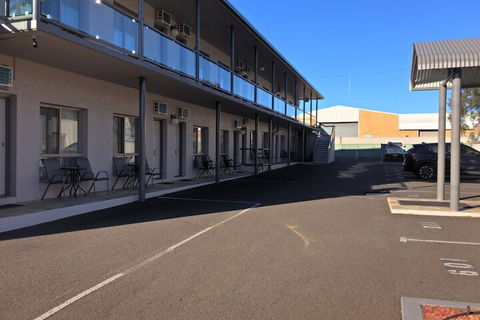 New England Motor Inn - Accommodation Sunshine Coast 4