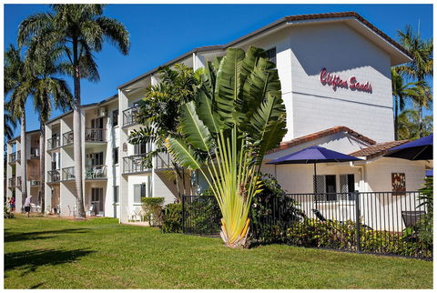 Clifton Sands Holiday Apartments - Accommodation Sunshine Coast 0