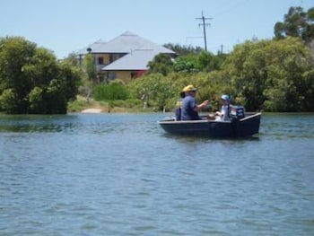 Hastings Cove Waterfront Holiday Apartments - Accommodation Sunshine Coast 6