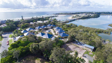 Hastings Cove Waterfront Holiday Apartments - Accommodation Sunshine Coast 2
