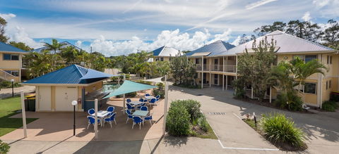 Hastings Cove Waterfront Holiday Apartments - Accommodation Sunshine Coast 3