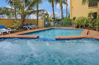 Kalua Holiday Apartments - Accommodation Sunshine Coast 0