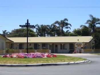 Lakes Entrance Holiday Units - Accommodation Sunshine Coast 2