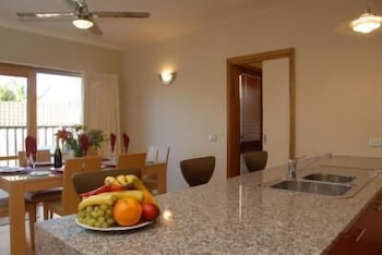 The Lakes Apartments - Accommodation Sunshine Coast 4