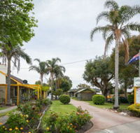 Lazy Acre Log Cabins - Accommodation Sunshine Coast