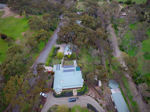 St Helens Country Cottages - Accommodation Sunshine Coast 0