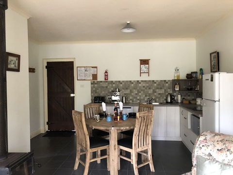 St Helens Country Cottages - Accommodation Sunshine Coast 3