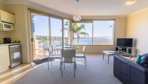 The Bluff Resort Apartments - Accommodation Sunshine Coast 6