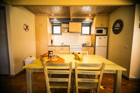 Rayville Boat Houses - Accommodation Sunshine Coast 3
