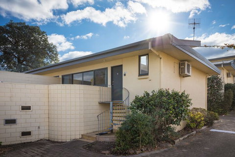 Penguin Mews Merimbula - Accommodation Sunshine Coast 1