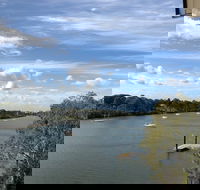 Burnett Riverside Hotel - Accommodation Sunshine Coast