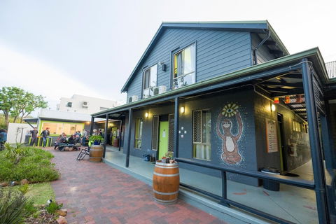 Dunsborough Beachouse YHA Hostel - Accommodation Sunshine Coast 3