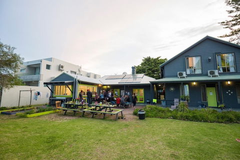 Dunsborough Beachouse YHA Hostel - Accommodation Sunshine Coast 1