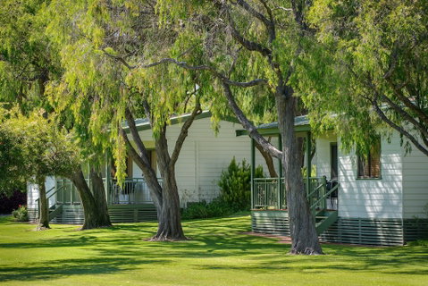 Mandalay Holiday Resort And Tourist Park - Accommodation Sunshine Coast 1