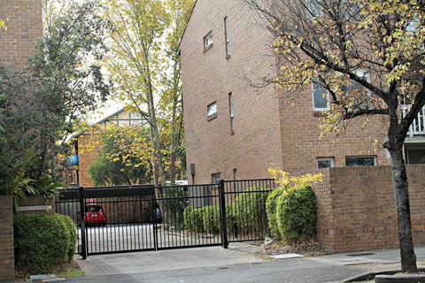 Adelaide Dresscircle Apartments Archer Street - Accommodation Sunshine Coast 4