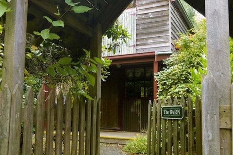 Arnica Views - Accommodation Sunshine Coast 2