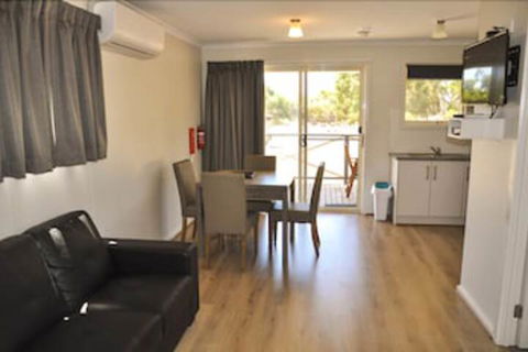 Western KI Caravan Park - Accommodation Sunshine Coast 0