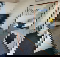 Budget on the Lake - Accommodation Sunshine Coast