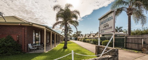 Lakes Jakaranda Holiday Units - Accommodation Sunshine Coast 0