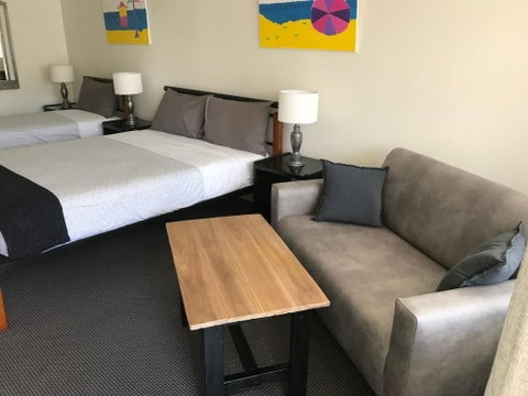 Cook's Endeavour Motor Inn - Accommodation Sunshine Coast 3