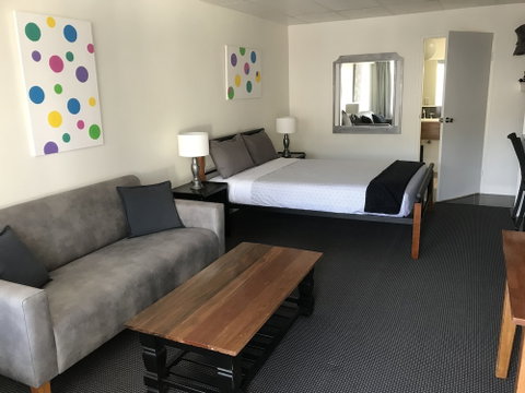 Cook's Endeavour Motor Inn - Accommodation Sunshine Coast 2