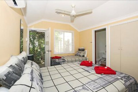 Jacaranda Guest House - Accommodation Sunshine Coast 2