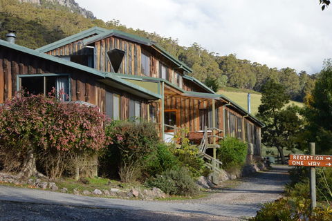 Silver Ridge Retreat - Accommodation Sunshine Coast 1