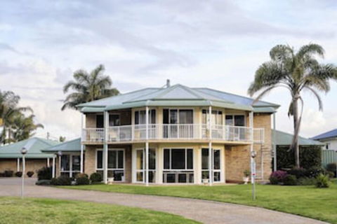 Harbourview House - Accommodation Sunshine Coast 0