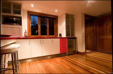 King Ludwigs Cottage - Accommodation Sunshine Coast 2