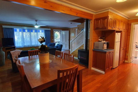 Sails Elegant Spacious Beach Villa - Accommodation Sunshine Coast 3