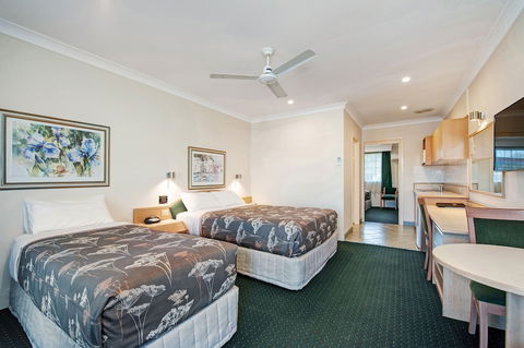 Colonial Terrace Motor Inn - Accommodation Sunshine Coast 1