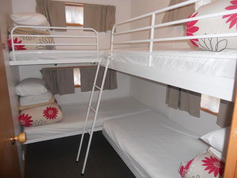 High Country Holiday Park - Accommodation Sunshine Coast 2