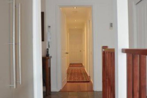 The Pommy Tree - Accommodation Sunshine Coast 3