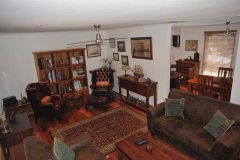 The Pommy Tree - Accommodation Sunshine Coast 0